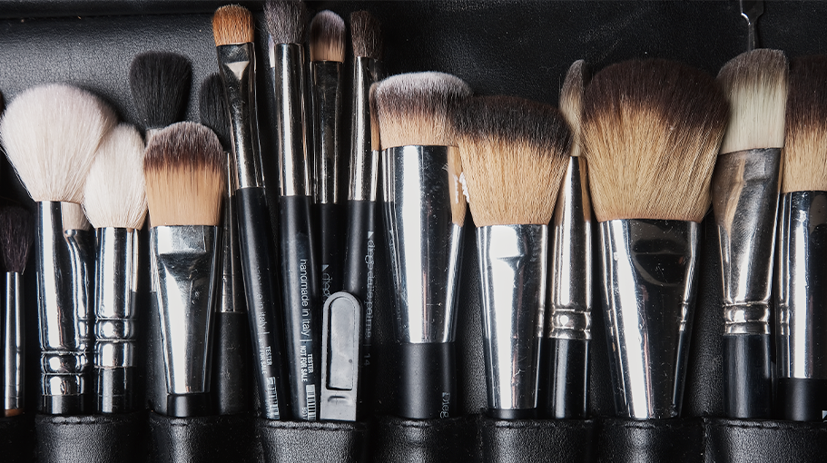 14 Different Types of Makeup Brushes and How to Use Them